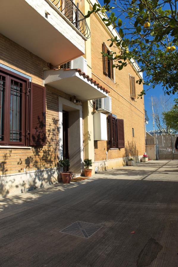 Casa Vacanze Alla Maison Fiumicino Eksteriør bilde